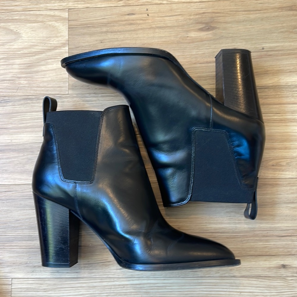 Vince black leather boots healed